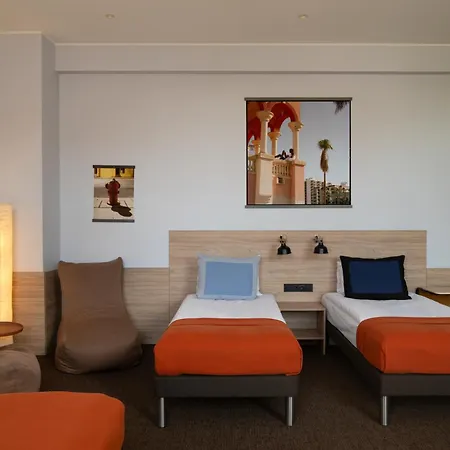 Corner Hotel 3*