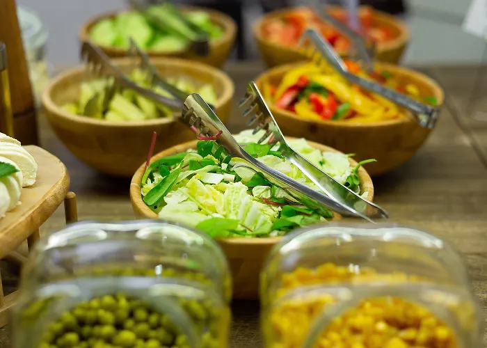 Отель Corner 4*